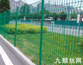 三角折彎護欄網1.jpg